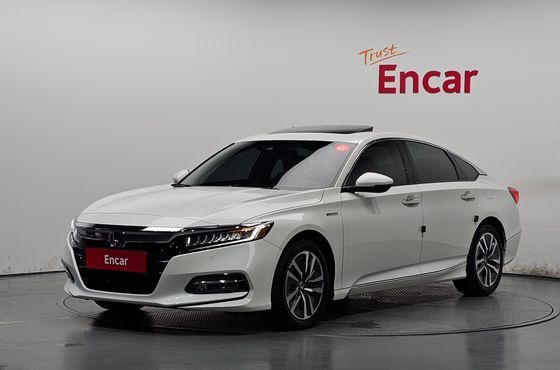 Honda Accord 2.0 Hybrid Touring — пробег 79 657 км — фото 1 из 5