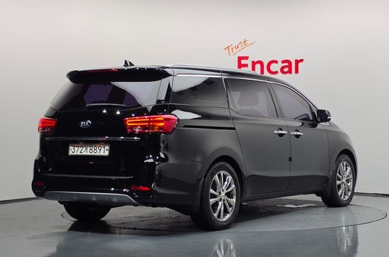 Kia Carnival 9-Seater Prstige — пробег 114 308 км — фото 2 из 5