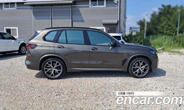 BMW X5 xDrive 40i M Sport — пробег 31 300 км — фото 3 из 5