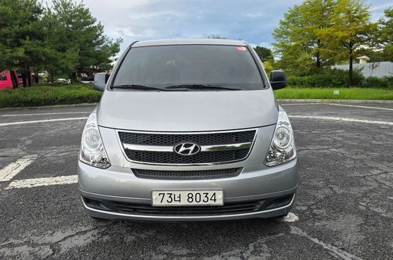 Hyundai Starex 12-Seater Wagon CVX Deluxe — пробег 95 441 км — фото 1 из 5