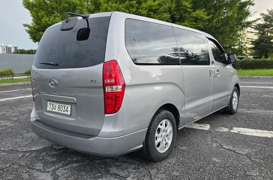 Hyundai Starex 12-Seater Wagon CVX Deluxe — пробег 95 441 км — фото 4 из 5