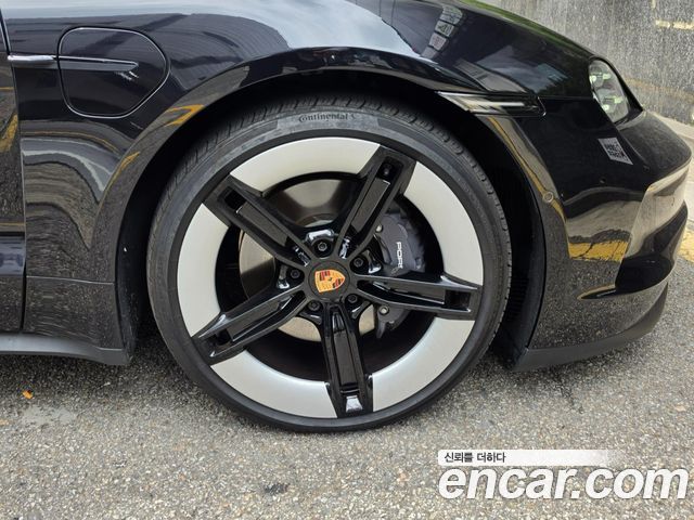 Porsche Taycan Base — пробег 35 860 км — фото 5 из 5