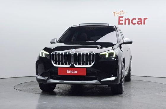 BMW X1 xDrive 20i xLine — пробег 15 520 км — фото 3 из 5