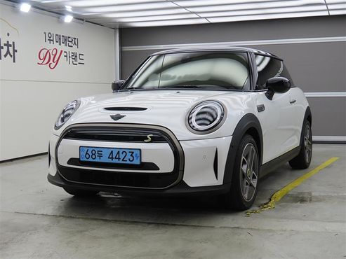 Mini Cooper Resolute Edition 3rd — пробег 27 762 км — фото 1 из 5