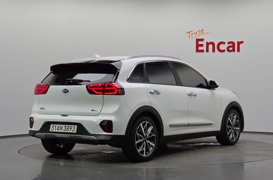 Kia Niro 1.6 HEV Noblesse Special — пробег 85 820 км — фото 2 из 5