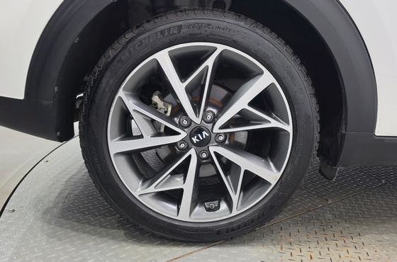 Kia Niro 1.6 HEV Noblesse Special — пробег 85 820 км — фото 5 из 5
