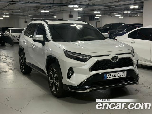 Toyota RAV4 2.5 4WD PHEV XSE — пробег 5 250 км — фото 3 из 5