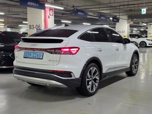 Audi Q4 e-tron 40 Premium Sportback — пробег 56 000 км — фото 4 из 5