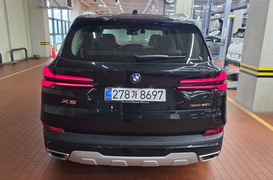 BMW X5 xDrive 40i xLine — пробег 8 450 км — фото 2 из 5