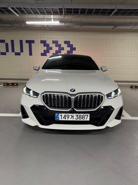 BMW 5-Series 523d M Sport — пробег 28 000 км — фото 1 из 5