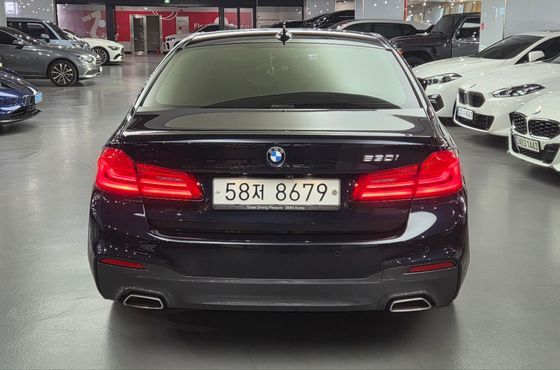BMW 5-Series 530i M Sport Package Plus — пробег 57 431 км — фото 4 из 5