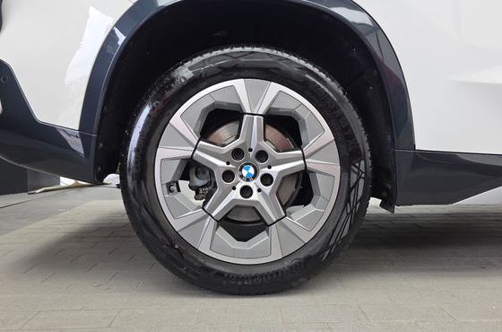 BMW X1 xDrive 20i xLine — пробег 21 867 км — фото 5 из 5