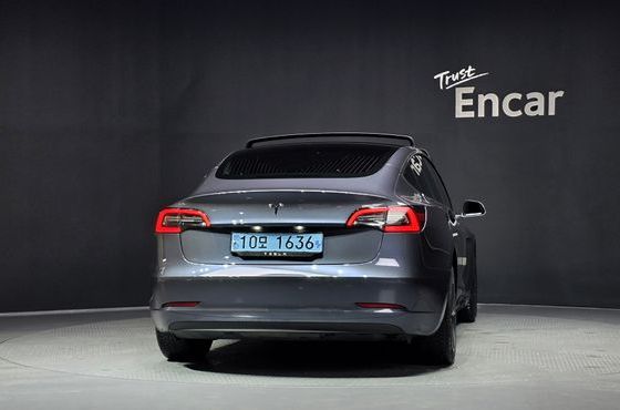 Tesla Model 3 Standard Range Plue RWD — пробег 84 885 км — фото 4 из 5