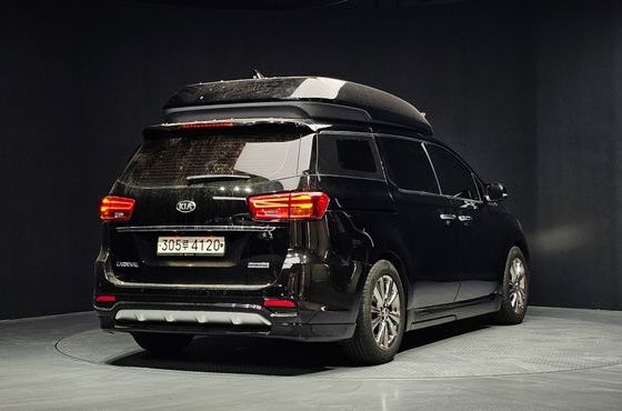 Kia Carnival 9-Seater Hi-Limousine Prestige Hiroof — пробег 88 684 км — фото 2 из 5
