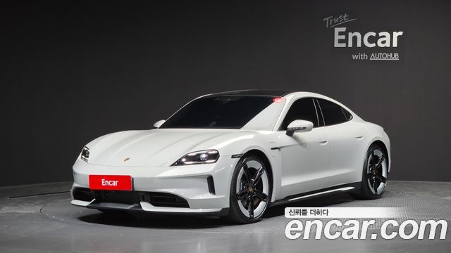 Porsche Taycan Base — пробег 12 315 км — фото 1 из 5