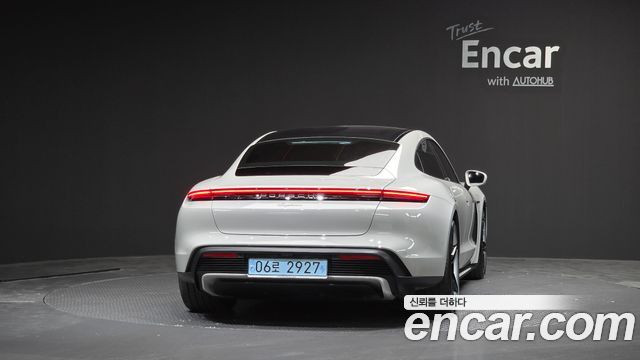 Porsche Taycan Base — пробег 12 315 км — фото 4 из 5