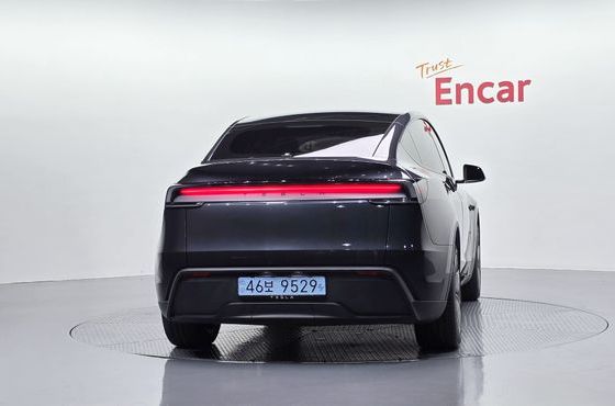 Tesla Model Y RWD — пробег 17 940 км — фото 4 из 5