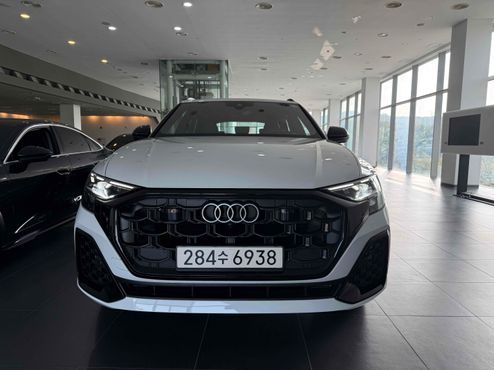 Audi Q8 55 TFSI Quattro Premium — пробег 530 км — фото 3 из 5