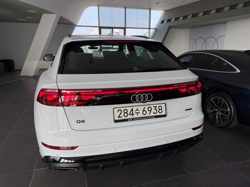 Audi Q8 55 TFSI Quattro Premium — пробег 530 км — фото 4 из 5