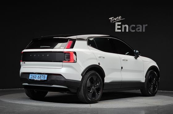 Volvo EX30 Performance Ultra — пробег 4 346 км — фото 2 из 5