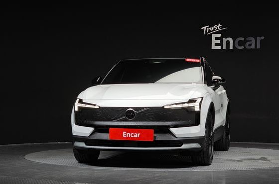 Volvo EX30 Performance Ultra — пробег 4 346 км — фото 3 из 5