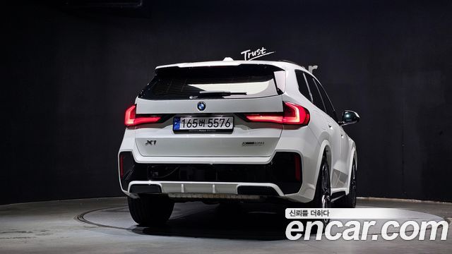 BMW X1 xDrive 20i M Sport — пробег 16 092 км — фото 4 из 5