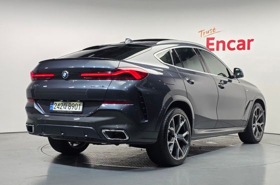 BMW X6 xDrive40i M Sport — пробег 32 524 км — фото 2 из 5