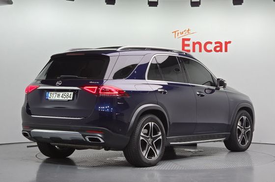 Mercedes-Benz GLE-Class GLE350e 4MATIC — пробег 29 365 км — фото 2 из 5