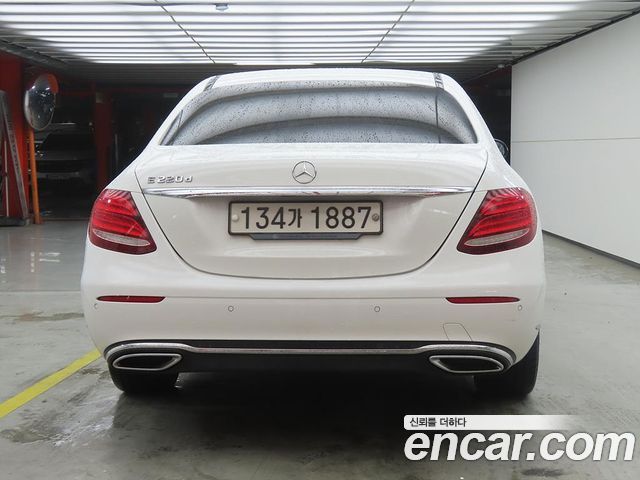 Mercedes-Benz E-Class из Кореи Encar