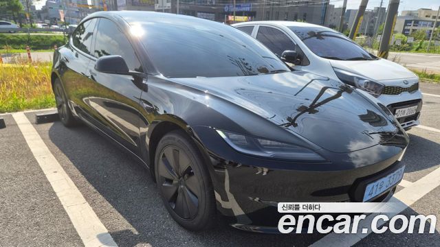 Tesla Model 3 Premium Long Range RWD — пробег 750 км — фото 2 из 5