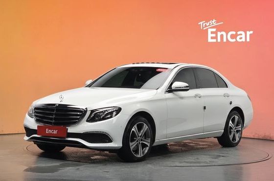 Mercedes-Benz E-Class E220d 4MATIC Exclusive — пробег 133 413 км — фото 1 из 5