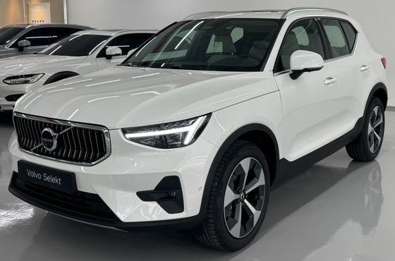 Volvo XC40 B4 Ultra Bright — пробег 710 км — фото 1 из 5