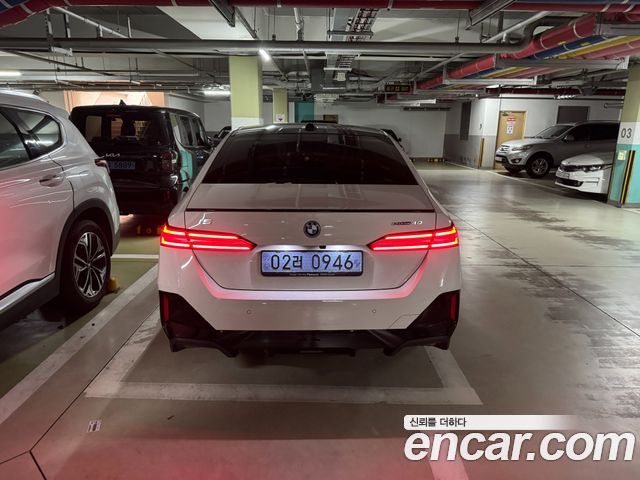BMW i5 eDrive 40 M Sport — пробег 29 334 км — фото 1 из 5