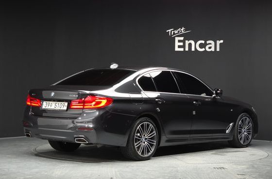 BMW 5-Series 530i xDrive M Sport Package Plus — пробег 61 425 км — фото 2 из 5