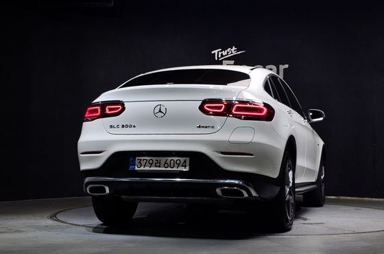 Mercedes-Benz GLC-Class GLC300e 4MATIC Coupe — пробег 26 347 км — фото 4 из 5