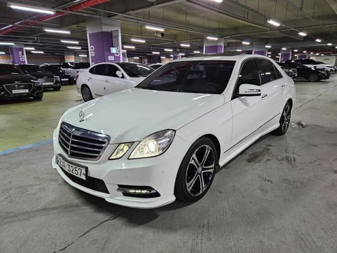 Mercedes-Benz E-Class E300 Avantgarde Sports Package — пробег 107 500 км — фото 1 из 5