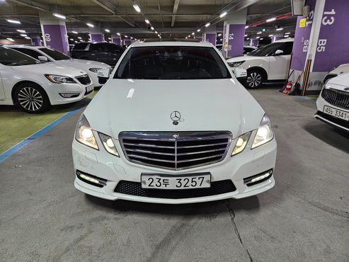 Mercedes-Benz E-Class E300 Avantgarde Sports Package — пробег 107 500 км — фото 2 из 5