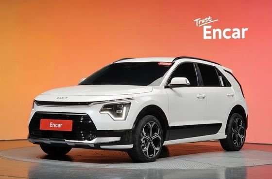 Kia Niro Signature — пробег 5 587 км — фото 1 из 5