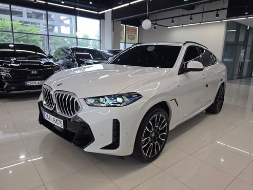 BMW X6 xDrive40i M Sport — пробег 10 300 км — фото 1 из 5