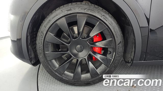 Tesla Model Y Long Range AWD — пробег 77 608 км — фото 5 из 5