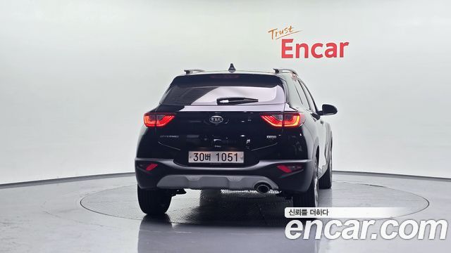 Kia Stonic из Кореи Encar
