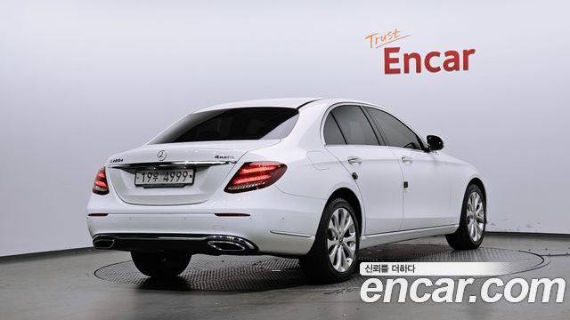 Mercedes-Benz E-Class из Кореи Encar