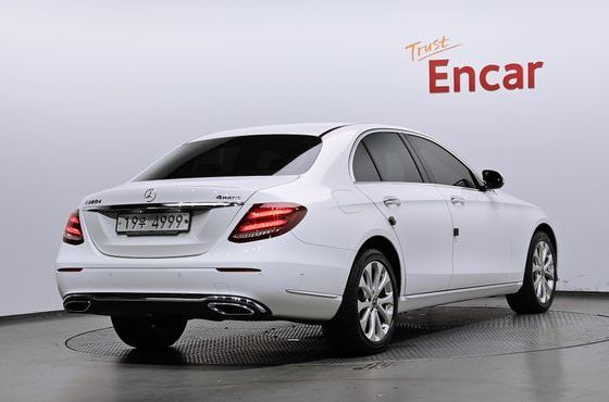 Mercedes-Benz E-Class E220d 4MATIC Exclusive — пробег 119 604 км — фото 2 из 5