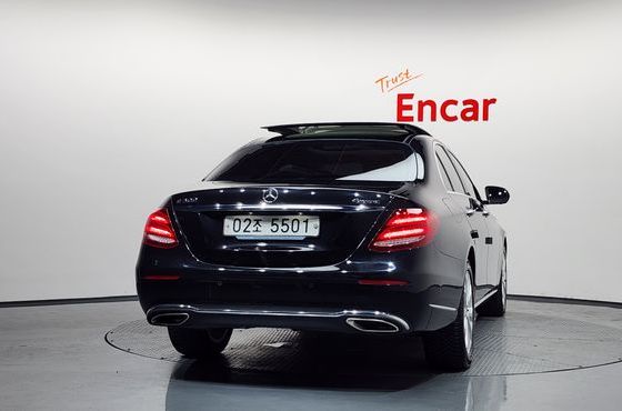 Mercedes-Benz E-Class E300 4MATIC Exclusive — пробег 92 691 км — фото 4 из 5