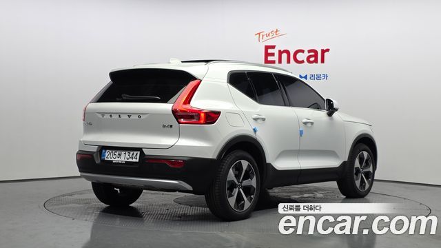 Volvo XC40 B4 Ultra Bright — пробег 20 296 км — фото 2 из 5