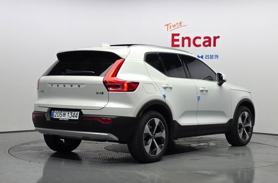 Volvo XC40 B4 Ultra Bright — пробег 20 296 км — фото 2 из 5