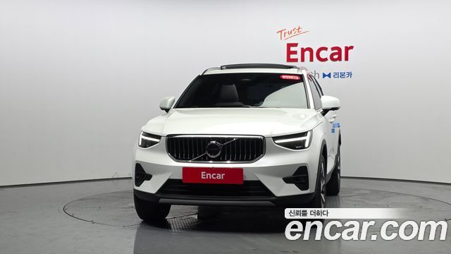 Volvo XC40 B4 Ultra Bright — пробег 20 296 км — фото 3 из 5