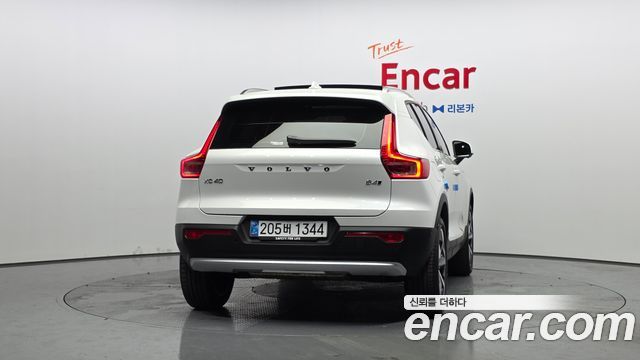 Volvo XC40 B4 Ultra Bright — пробег 20 296 км — фото 4 из 5