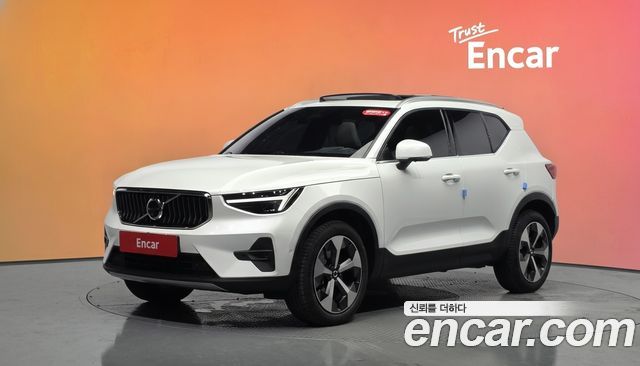 Volvo XC40 B4 Ultra Bright — пробег 20 296 км — фото 1 из 5