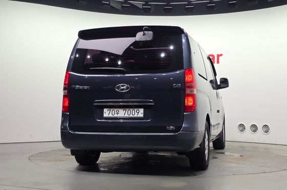 Hyundai Starex 12-Seater Wagon CVX Premium — пробег 117 632 км — фото 4 из 5